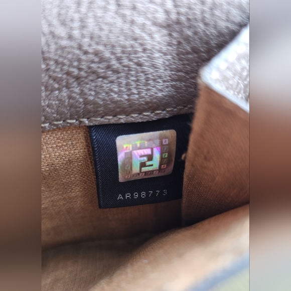 EUC Fendi Selleria Bifold Wallet Full Inclusion - Picture 11 of 13